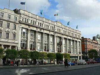 Clery's workers hold crisi...